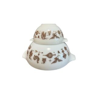 PYREX Early American Cinderella Nesting Mixing Bowls 443 & 23 Vintage SET of 2